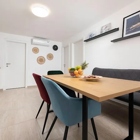 Mia Family Apartments Punat Exterior photo