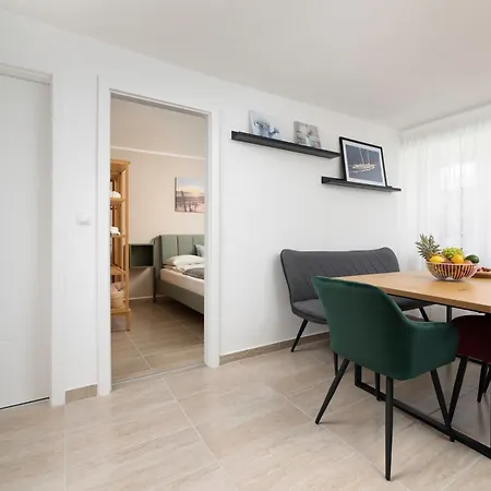 Mia Family Apartments Punat Exterior photo