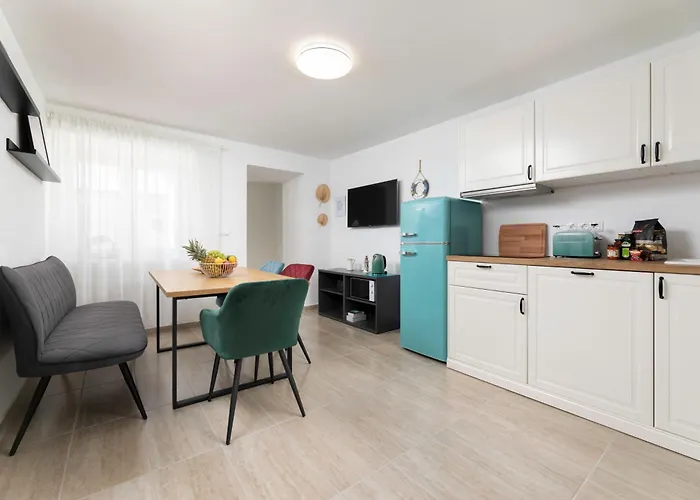 Mia Family Apartments Punat